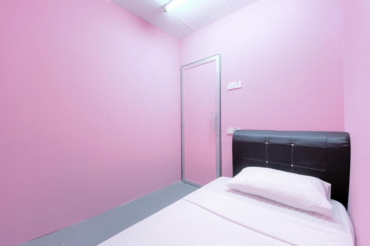 Spot On 90123 Rainbow Guest House George Town  Kültér fotó