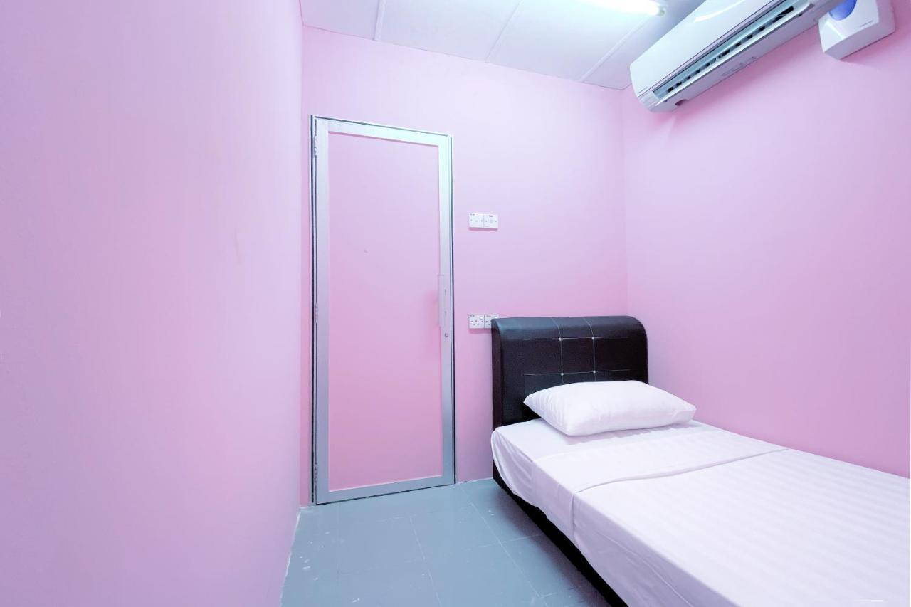 Spot On 90123 Rainbow Guest House George Town  Kültér fotó