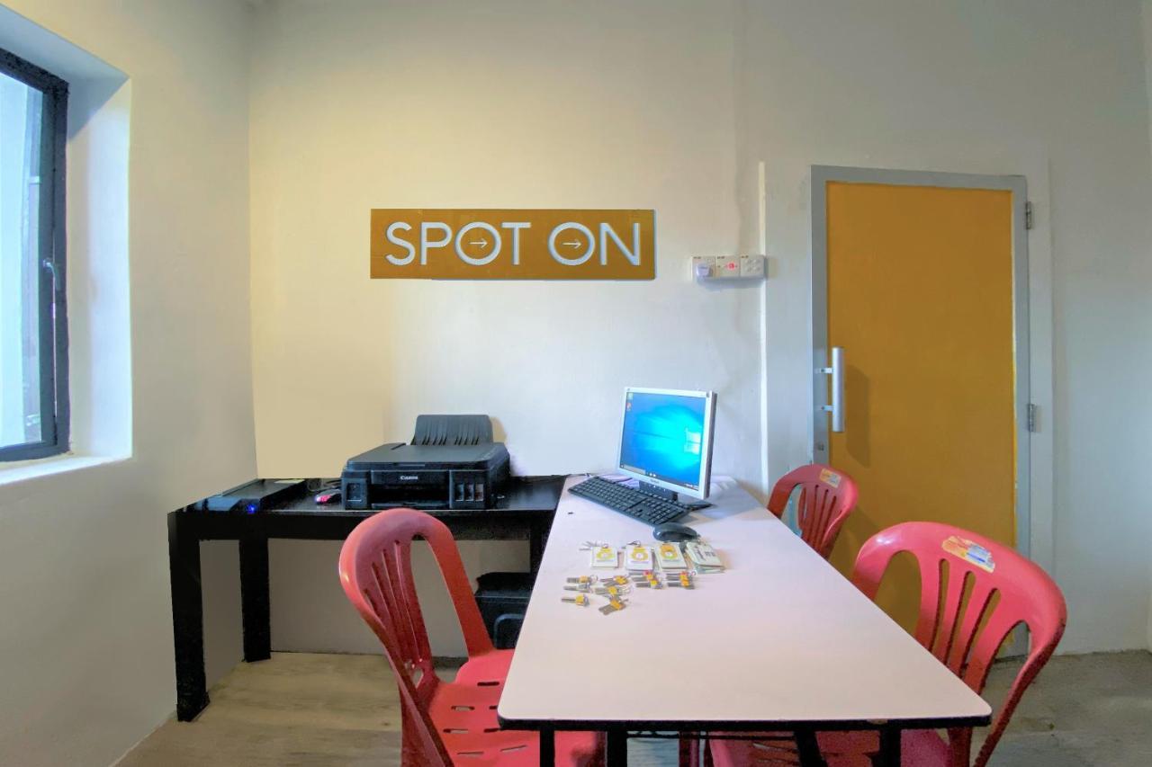 Spot On 90123 Rainbow Guest House George Town  Kültér fotó